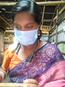 Snapshot of Tamildivya18 chatting on September 27, 3:23 am Tamildivya18 online show from September 27, 3:23 am