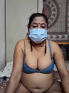 mature mimi online show from December 4, 5:45 pm