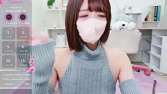 Reina Fcup online show from May 11, 10:49 am