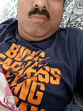 Snapshot of moonflower25 chatting on February 25, 2:45 am moonflower25 online show from February 25, 2:45 am