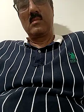 moonflower25 online show from November 12, 6:39 am