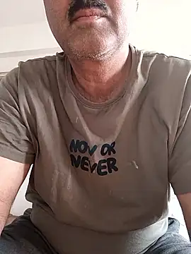 Snapshot of moonflower25 chatting on January 8, 6:08 am moonflower25 online show from January 8, 6:08 am