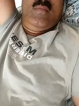 Snapshot of moonflower25 chatting on February 25, 5:46 pm moonflower25 online show from February 25, 5:46 pm