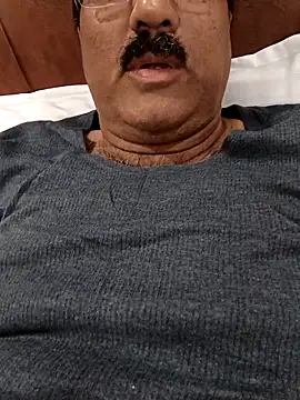 Snapshot of moonflower25 chatting on December 17, 5:18 pm moonflower25 online show from December 17, 5:18 pm