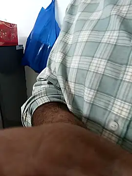 Snapshot of moonflower25 chatting on February 3, 1:27 pm moonflower25 online show from February 3, 1:27 pm