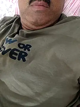 Snapshot of moonflower25 chatting on February 14, 6:41 pm moonflower25 online show from February 14, 6:41 pm