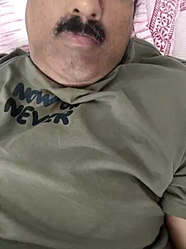 Snapshot of moonflower25 chatting on February 1, 4:27 pm moonflower25 online show from February 1, 4:27 pm