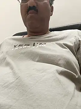 Snapshot of moonflower25 chatting on February 15, 11:14 pm moonflower25 online show from February 15, 11:14 pm