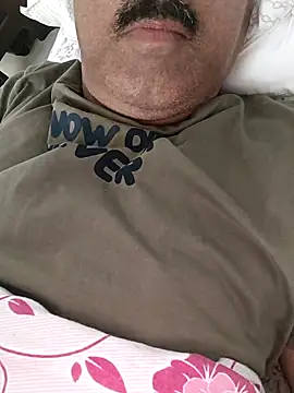 Snapshot of moonflower25 chatting on February 2, 7:24 pm moonflower25 online show from February 2, 7:24 pm