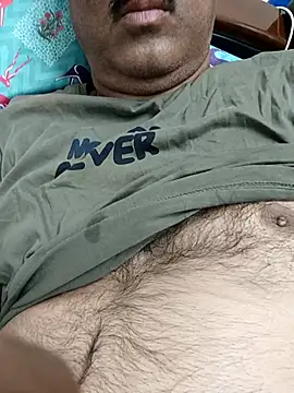 Snapshot of moonflower25 chatting on February 21, 1:40 am moonflower25 online show from February 21, 1:40 am