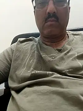 Snapshot of moonflower25 chatting on February 11, 5:13 pm moonflower25 online show from February 11, 5:13 pm