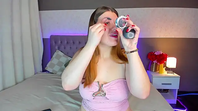 NikkiBustt online show from December 5, 6:23 am