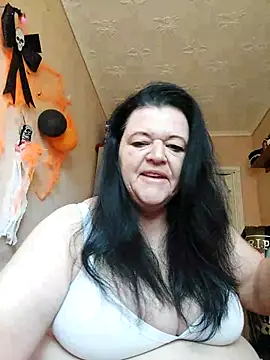 BlacReign online show from October 31, 12:35 pm