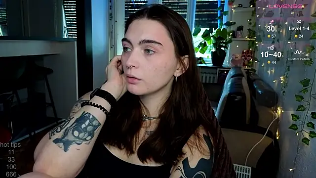 Snapshot of dorfmatratze__ chatting on October 10, 7:53 am dorfmatratze online show from October 10, 7:53 am
