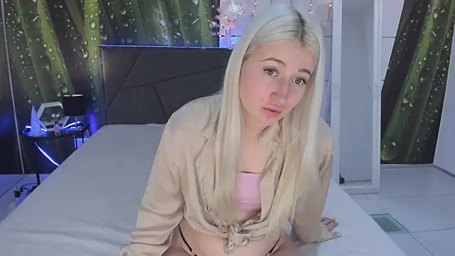 HollyTailors online show from February 17, 6:11 am