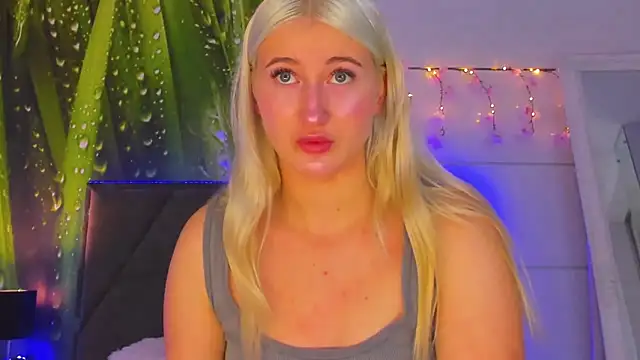 HollyTailors online show from November 4, 6:28 am