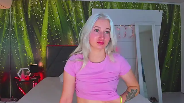 HollyTailors online show from October 26, 6:47 am