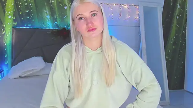 HollyTailors online show from January 9, 6:31 am