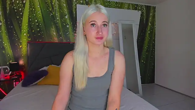 HollyTailors online show from October 29, 12:59 pm