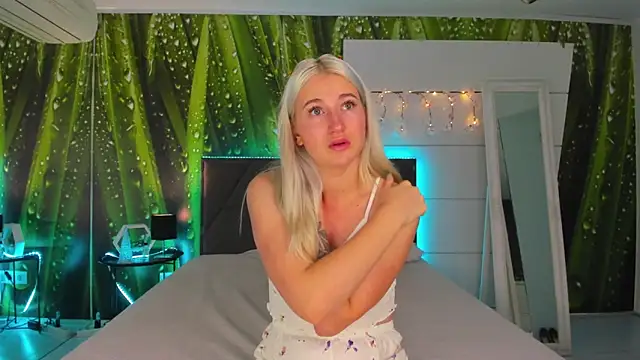 HollyTailors online show from October 23, 5:28 am