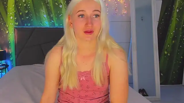 HollyTailors online show from November 1, 6:19 am