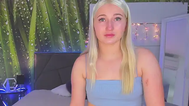 HollyTailors online show from November 18, 6:28 am