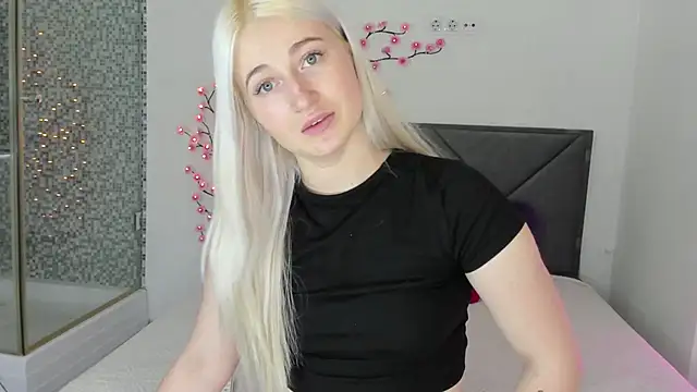 HollyTailors online show from February 26, 1:22 pm