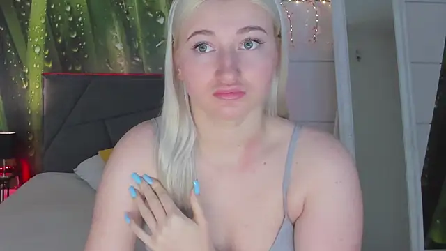 HollyTailors online show from March 12, 6:28 am