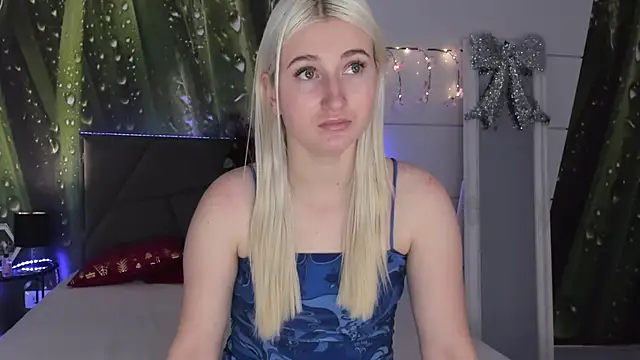 HollyTailors online show from December 20, 6:16 am