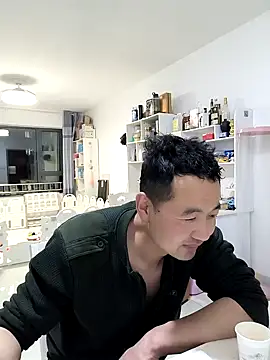 huanhuanaaaaa online show from April 8, 12:17 pm