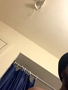 Snapshot of ThickDic28 chatting on October 31, 10:38 pm ThickDic28 online show from October 31, 10:38 pm