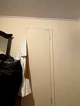 Snapshot of ThickDic28 chatting on October 18, 1:40 am ThickDic28 online show from October 18, 1:40 am