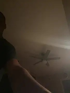 Snapshot of ThickDic28 chatting on February 20, 6:37 am ThickDic28 online show from February 20, 6:37 am