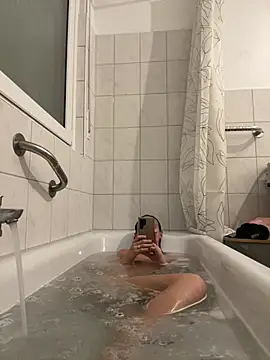 Emilia Mausi online show from March 13, 8:58 pm