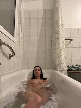 Emilia Mausi online show from April 3, 7:31 pm