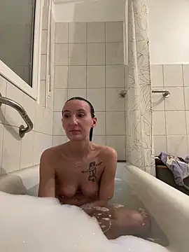 Emilia Mausi online show from April 17, 7:49 pm