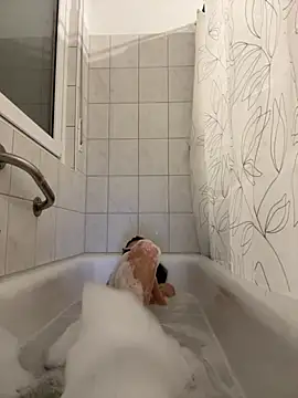 Emilia Mausi online show from December 2, 7:59 pm