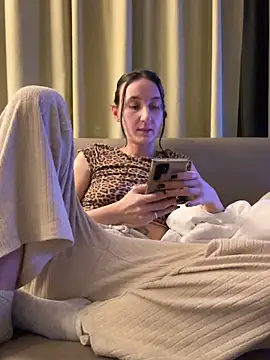 Emilia Mausi online show from February 11, 8:31 pm