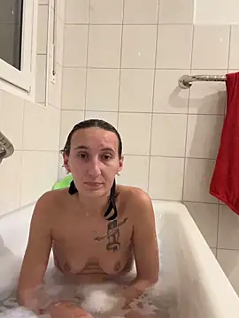 Snapshot of Emilia_Mausi chatting on September 23, 6:04 pm Emilia Mausi online show from September 23, 6:04 pm