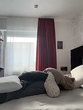 Emilia Mausi online show from February 5, 1:18 pm