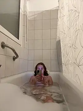 Emilia Mausi online show from January 6, 7:29 pm