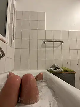 Snapshot of Emilia_Mausi chatting on September 28, 7:21 pm Emilia Mausi online show from September 28, 7:21 pm