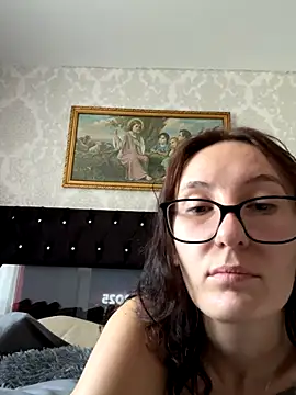 Emilia Mausi online show from November 7, 10:53 am