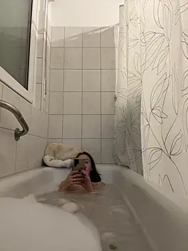 Emilia Mausi online show from February 8, 7:44 pm