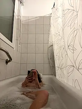 Emilia Mausi online show from January 12, 8:04 pm