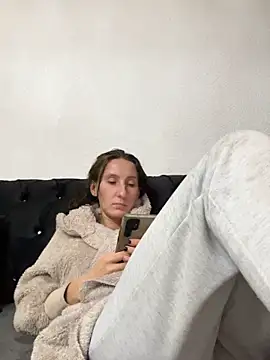 Emilia Mausi online show from March 10, 8:46 pm