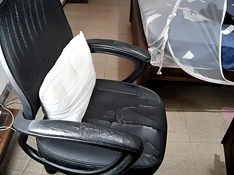 Snapshot of sissypamsissy chatting on December 3, 5:30 am sissypamsissy online show from December 3, 5:30 am