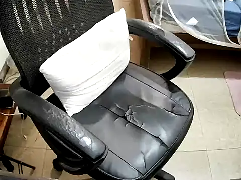 Snapshot of sissypamsissy chatting on October 1, 12:53 pm sissypamsissy online show from October 1, 12:53 pm