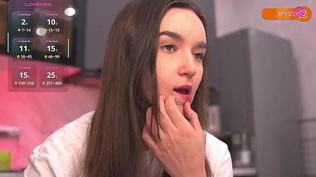 Snapshot of Mirarune chatting on January 6, 3:49 pm Mirarune online show from January 6, 3:49 pm