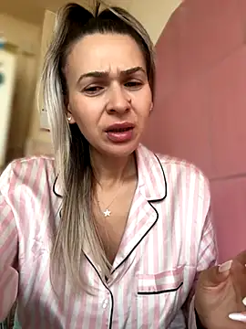 iSelena online show from October 10, 5:52 am
